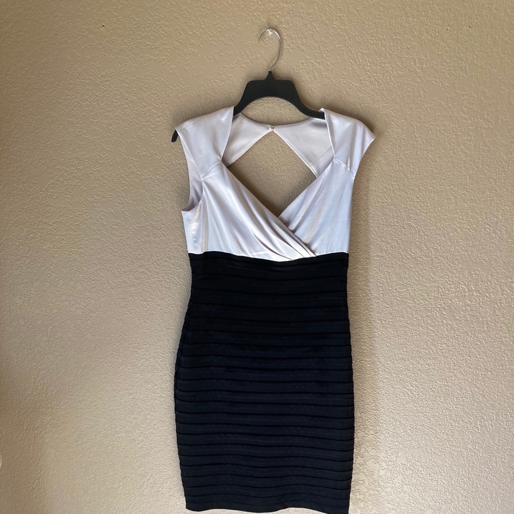 London Times Black & White Cocktail Dress